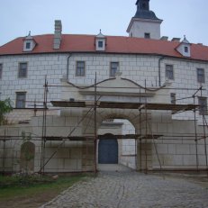 5. Jevišovice zámek 2011. Obnova sgrafita. Zodpov. rest. Ak. mal. J. Knor